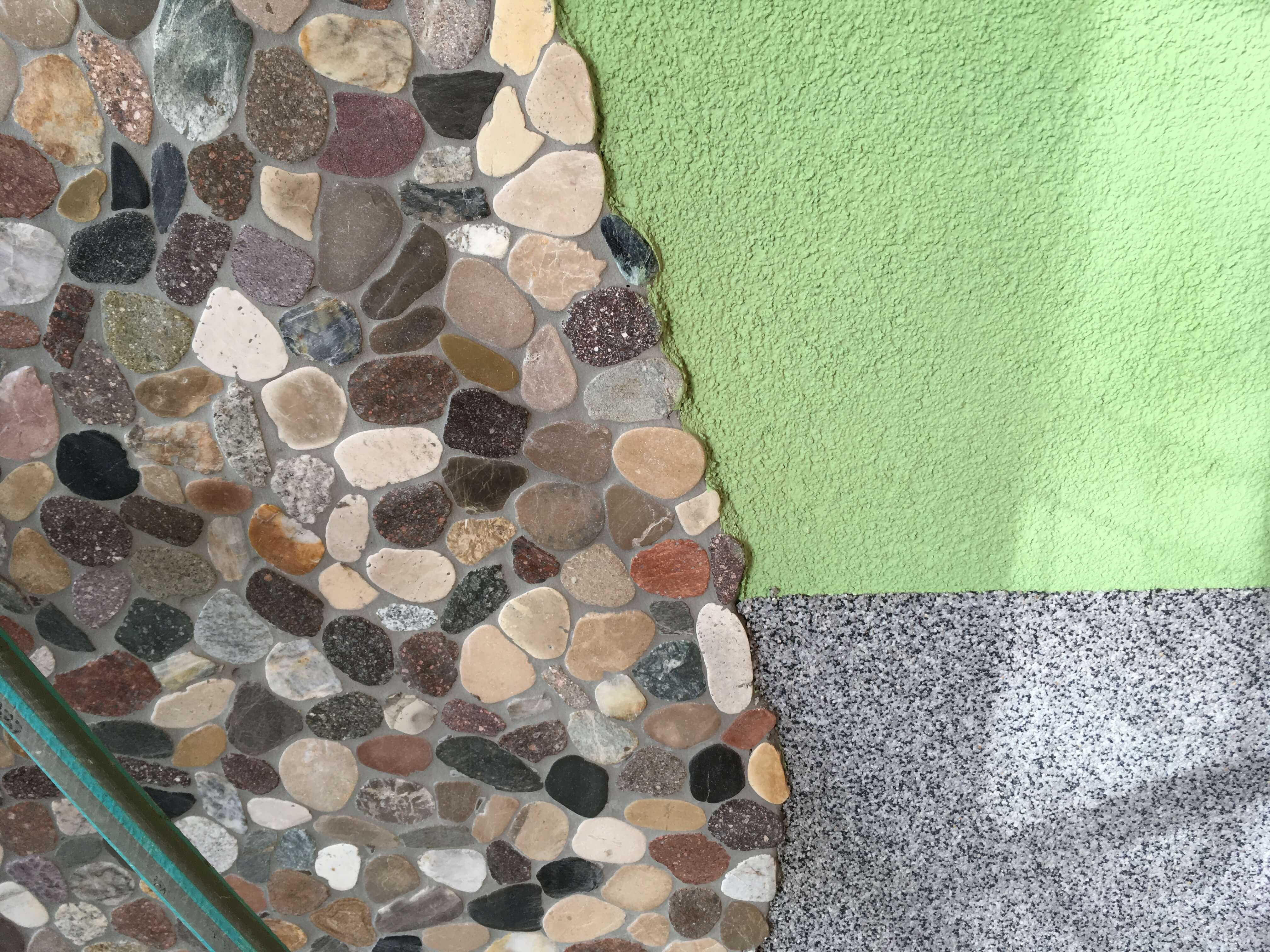 Putz-Steinkombination